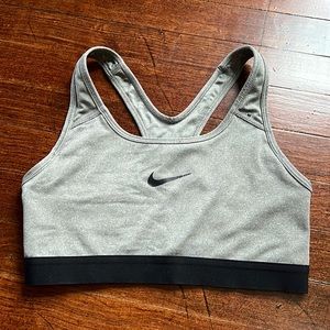 Nike pro sports bra
